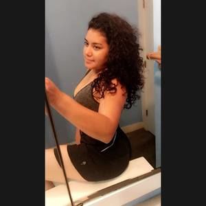 Meet your Posher, Roxana